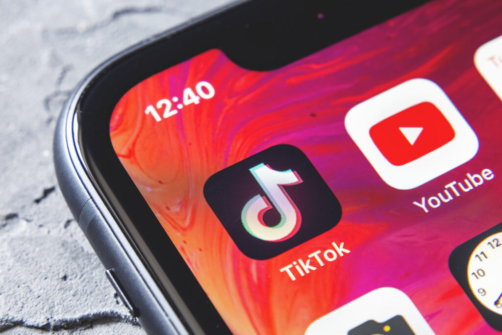 TikTok becomes a direct competitor of YouTube with 15-minute videos